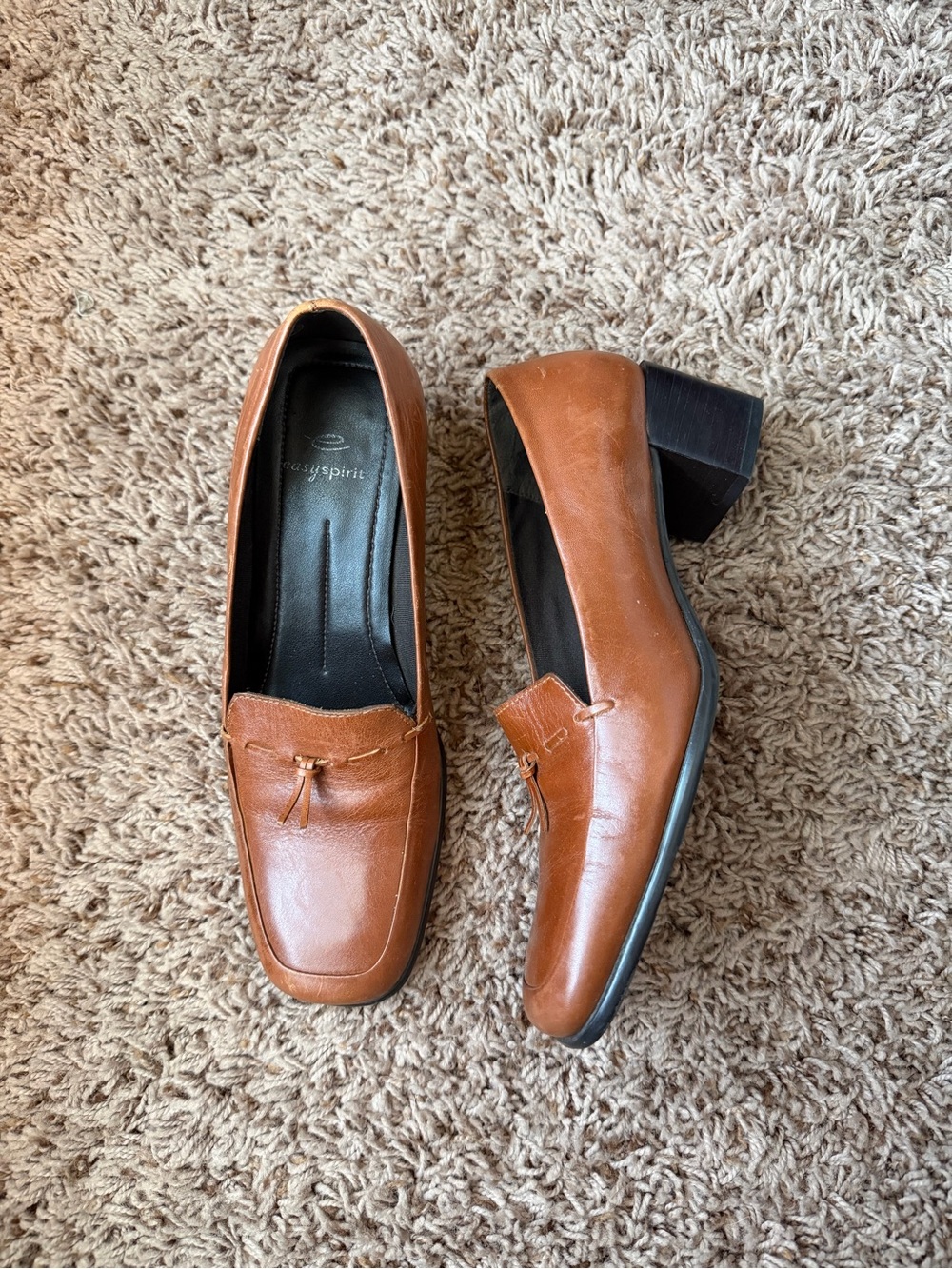 Easy Spirit Samurai Women's Tan Leather Tassel Loafers